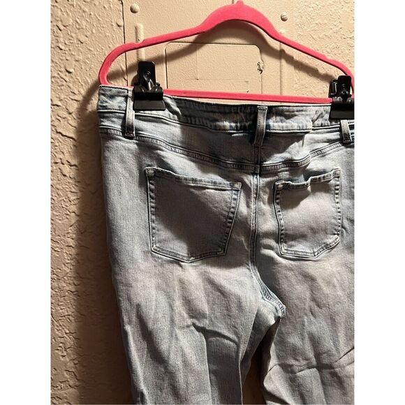 m Jeans By Maurices Light Colored Mid-Rise Kick Boot Ankle Jeans Woman’s Size 16 - Picture 11 of 15
